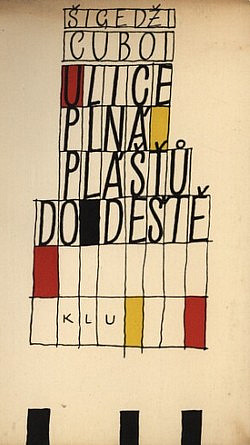 Ulice plná plášťů do deště