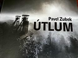 Útlum