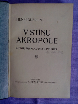 V stínu Akropole